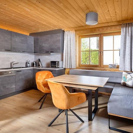 Apartmenthaus Matri By Pferd Auf Wolke ヴァルト・アム・アールベルク エクステリア 写真