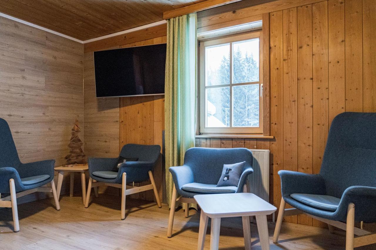 Apartmenthaus Matri By Pferd Auf Wolke ヴァルト・アム・アールベルク エクステリア 写真