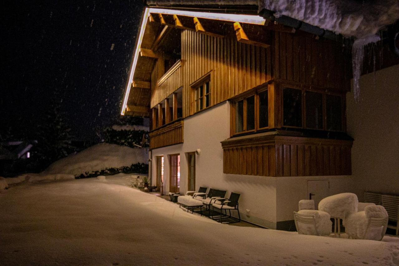 Apartmenthaus Matri By Pferd Auf Wolke ヴァルト・アム・アールベルク エクステリア 写真
