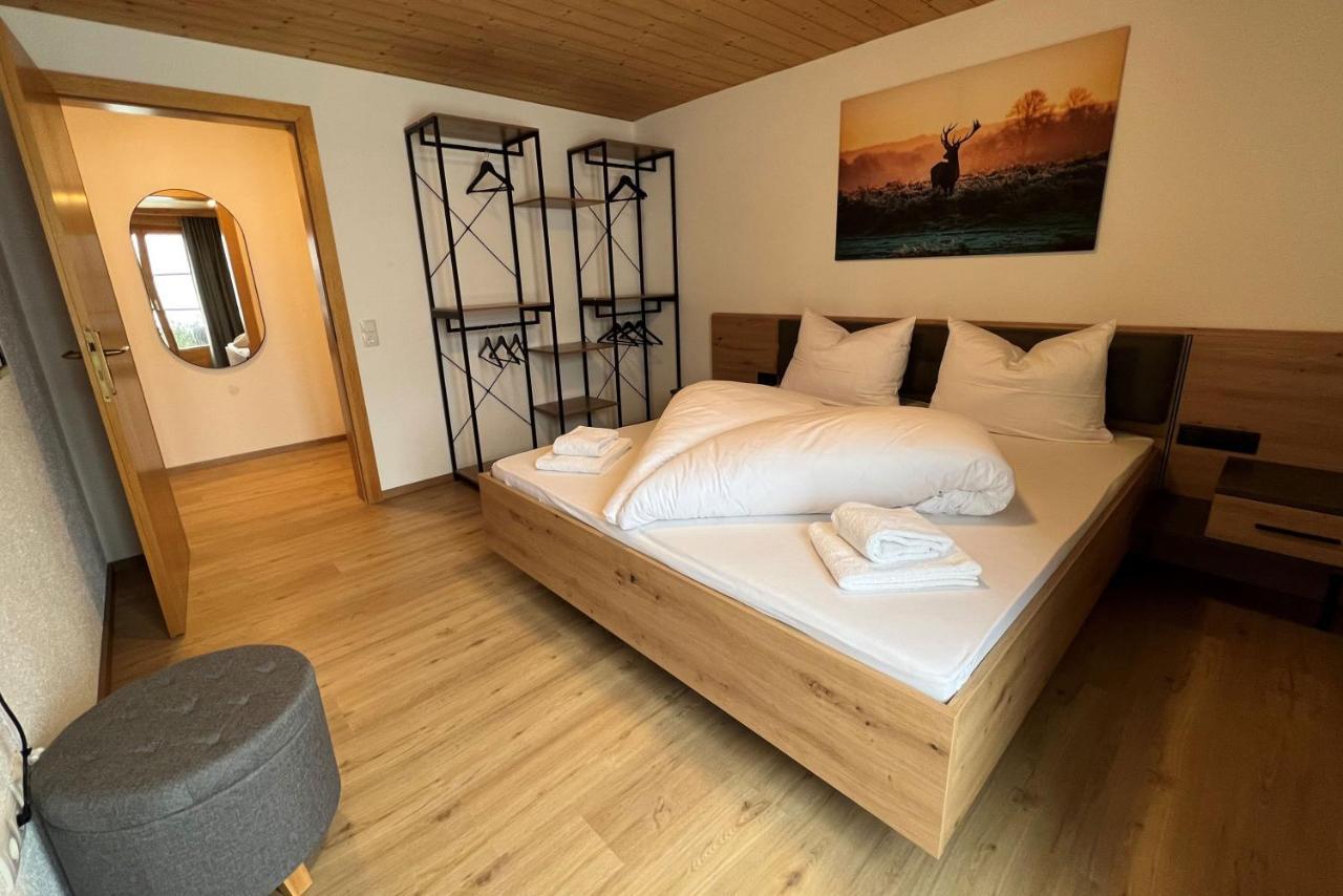 Apartmenthaus Matri By Pferd Auf Wolke ヴァルト・アム・アールベルク エクステリア 写真