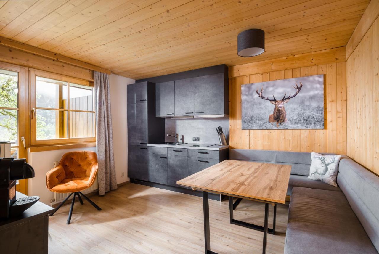 Apartmenthaus Matri By Pferd Auf Wolke ヴァルト・アム・アールベルク エクステリア 写真
