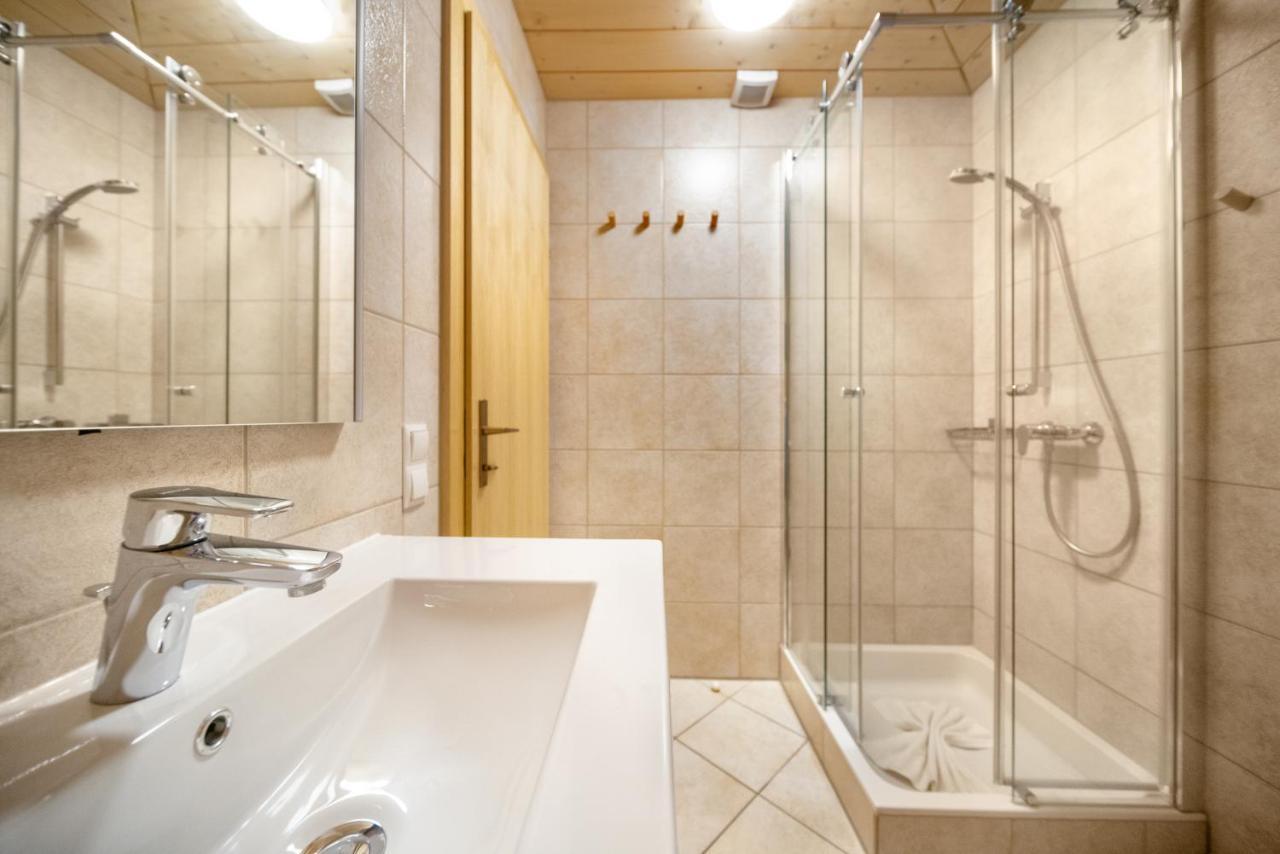 Apartmenthaus Matri By Pferd Auf Wolke ヴァルト・アム・アールベルク エクステリア 写真