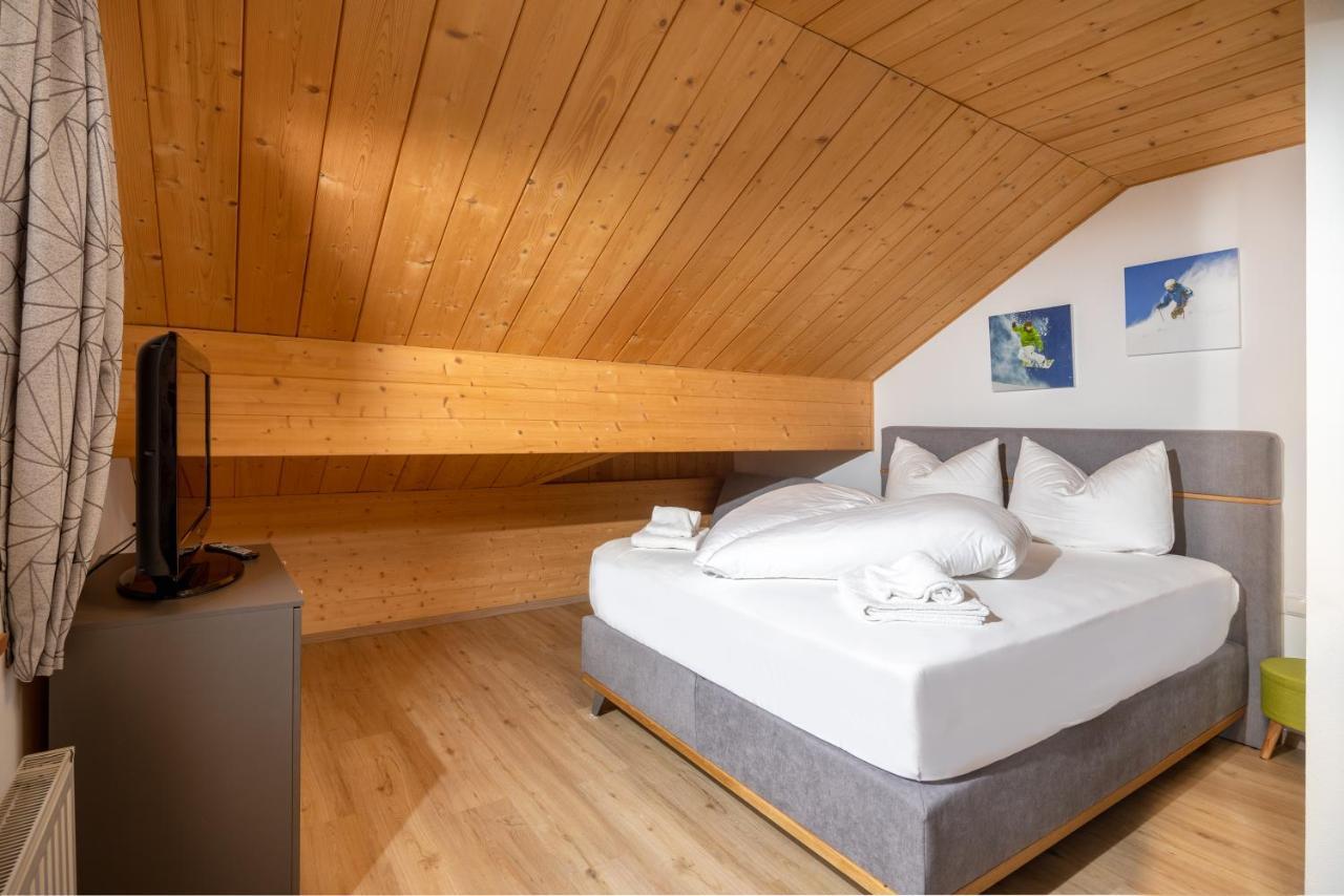 Apartmenthaus Matri By Pferd Auf Wolke ヴァルト・アム・アールベルク エクステリア 写真