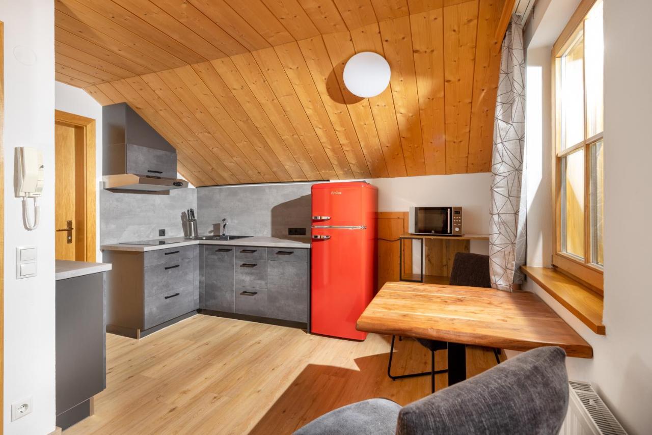 Apartmenthaus Matri By Pferd Auf Wolke ヴァルト・アム・アールベルク エクステリア 写真